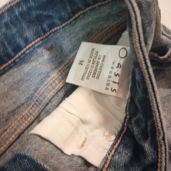 - Oasis factory cut off high waisted denim shorts - Picture 6 of 11